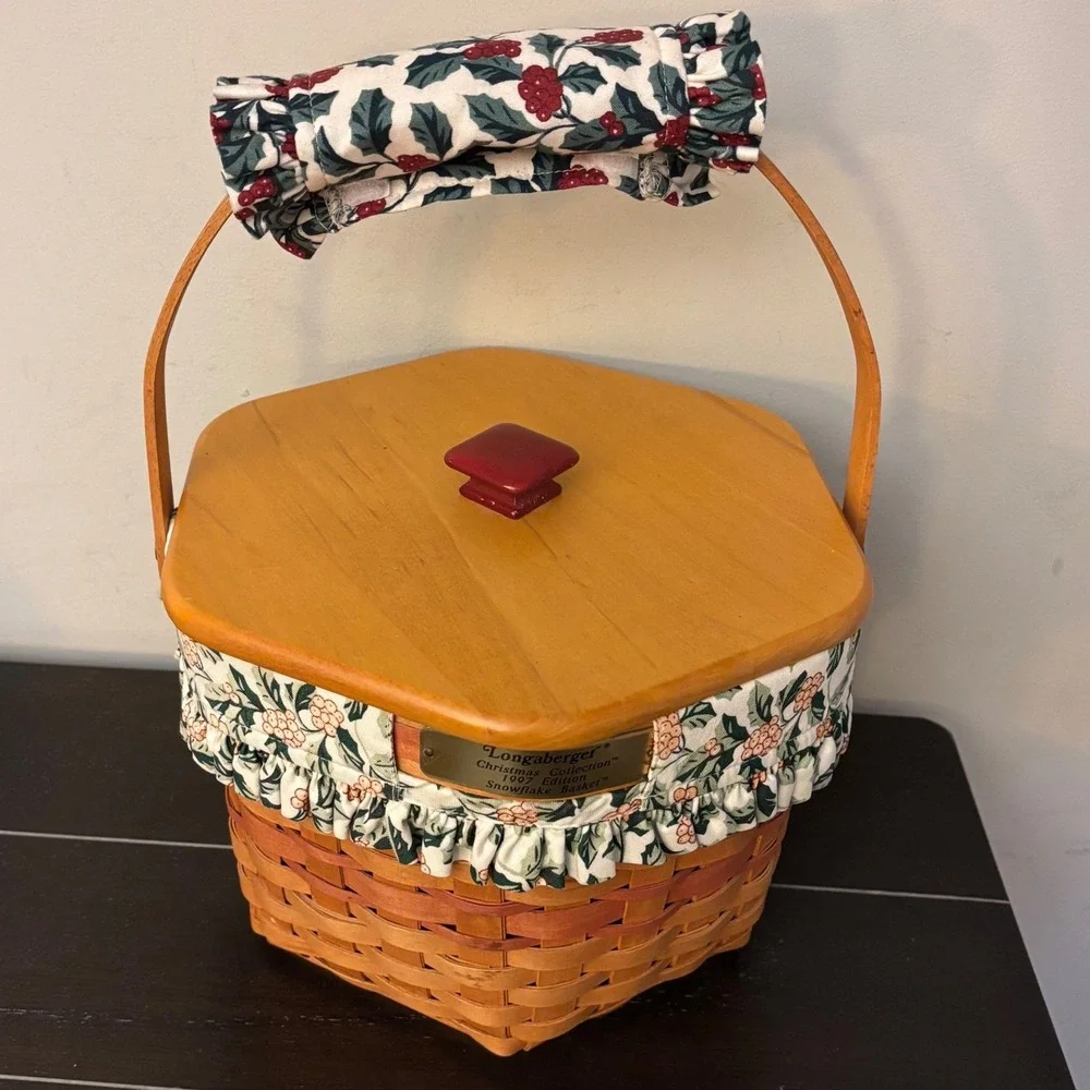 Longaberger 1997 Christmas Collection Snowflake Basket w Lid, Liner & Divider